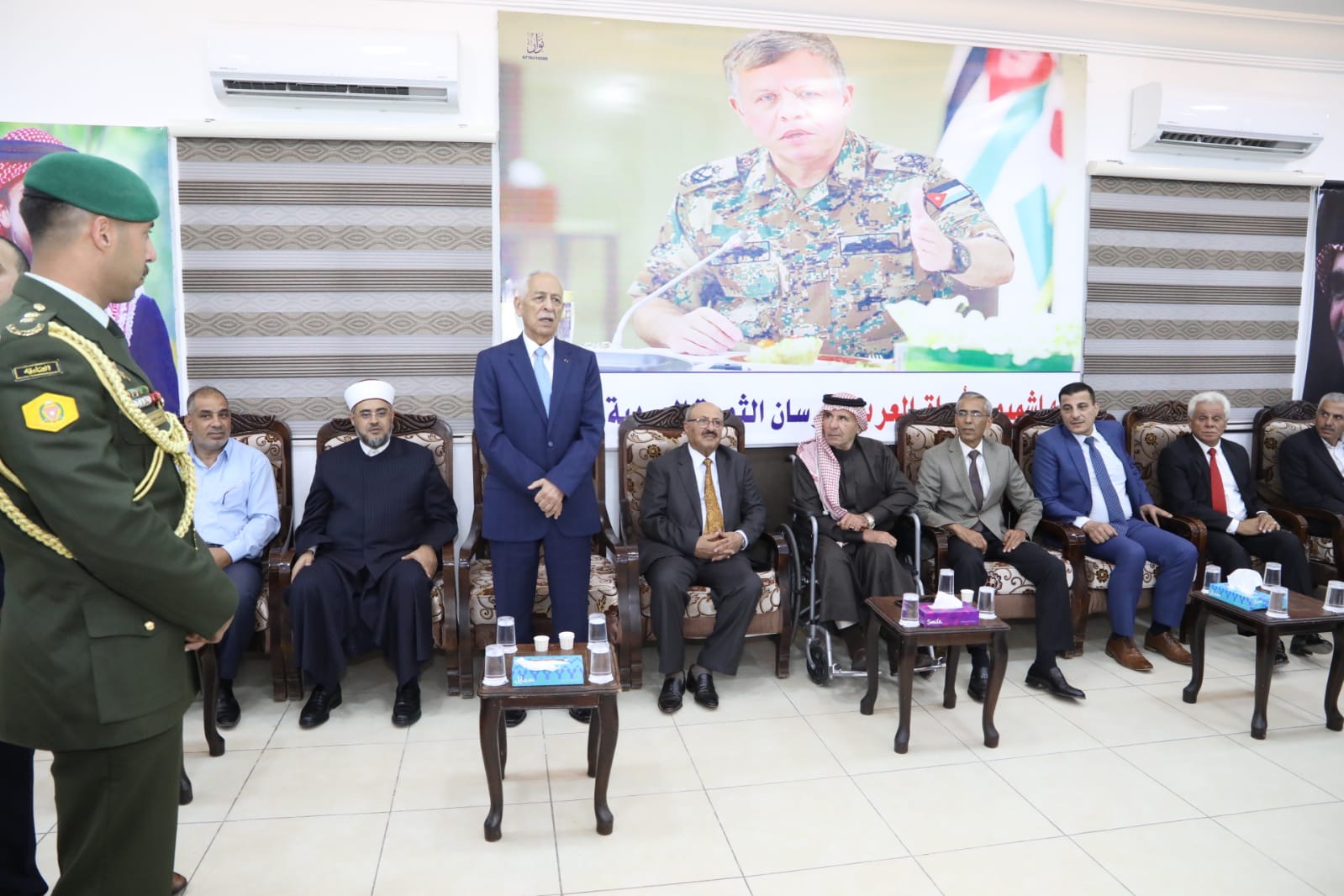 مندوبا عن الملك وولي العهد...العيسوي يعزي عشيرتي الداوود والعواملة