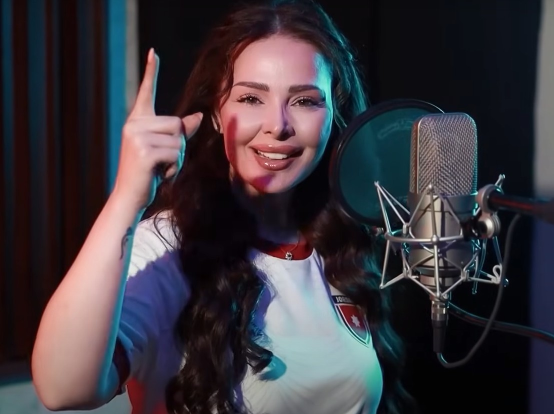 ديانا كرزون تحتفي بالنشامى بأغنية حماسية جديدة “العب يا نشمي” (فيديو)