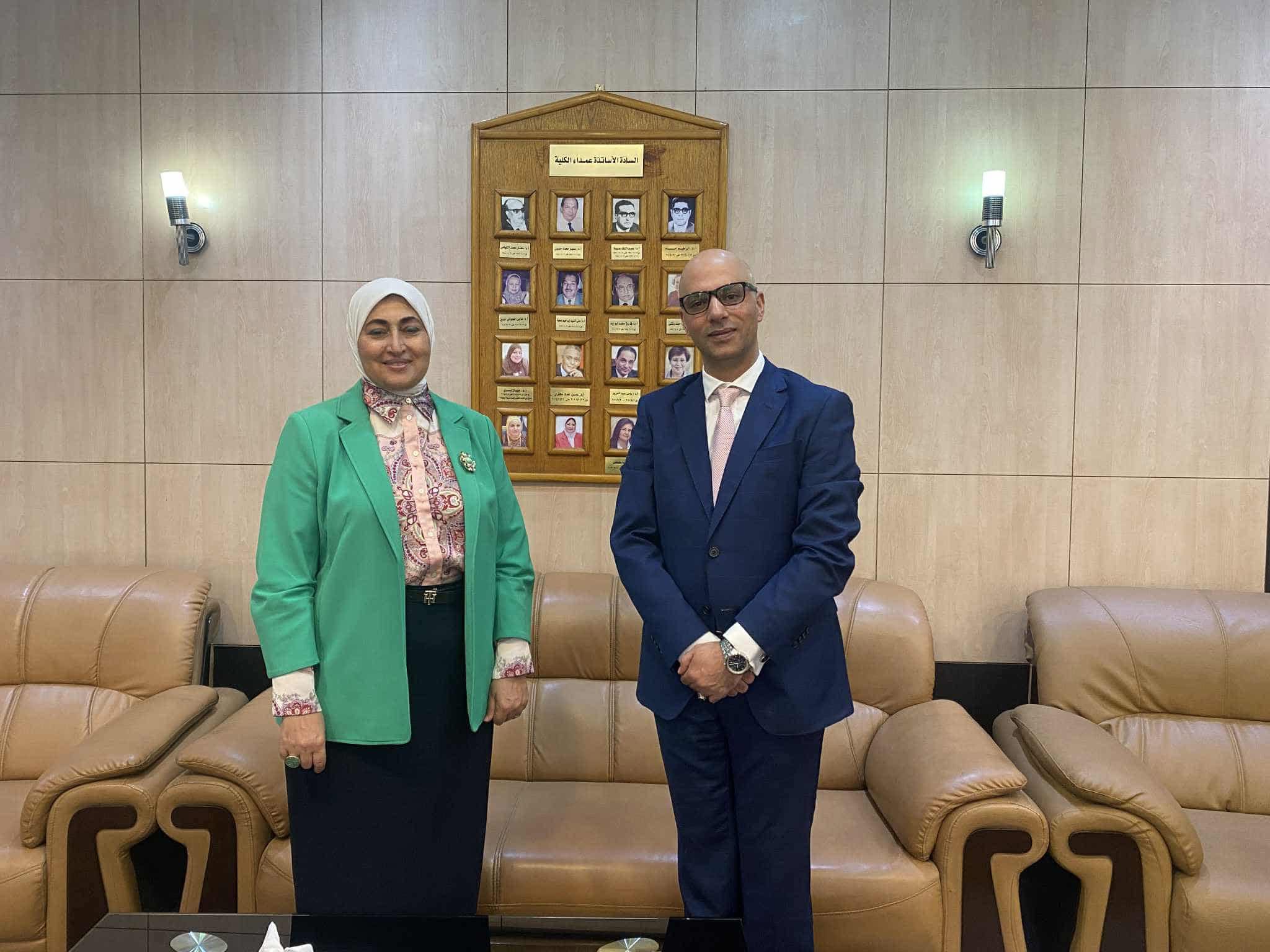 الملحق الثقافي الأردني في القاهرة يزور “إعلام القاهرة” ويبحث سبل تعزيز الشراكة الأكاديمية