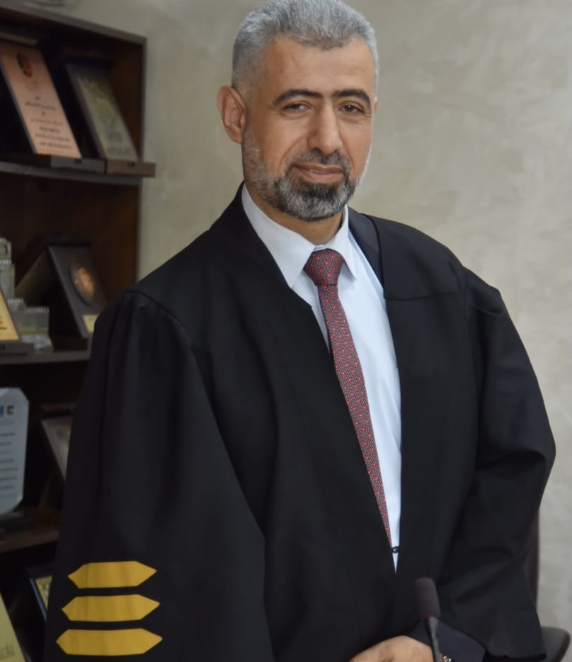 المحامي علاء الدين جرار يؤدي اليمين القانونية وينضم إلى سجل المحامين المزاولين
