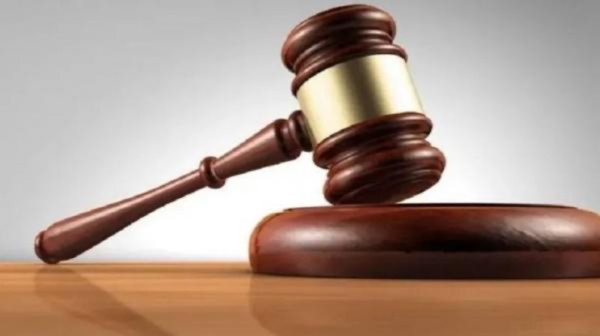 إسناد تهم القتل والشروع بالقتل والتدخل بالقتل لـ 25 متهما بقضية الخمور 