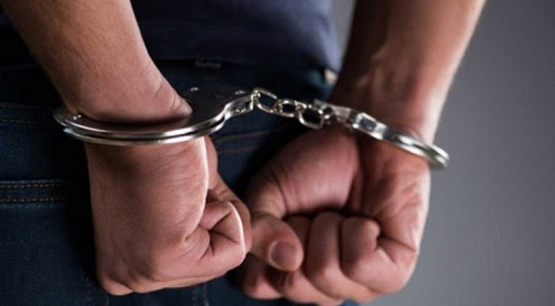 القبض على شخص ادّعى أنه معالج روحي وتسبب لفتاة من جنسية عربية بإصابات بالغة