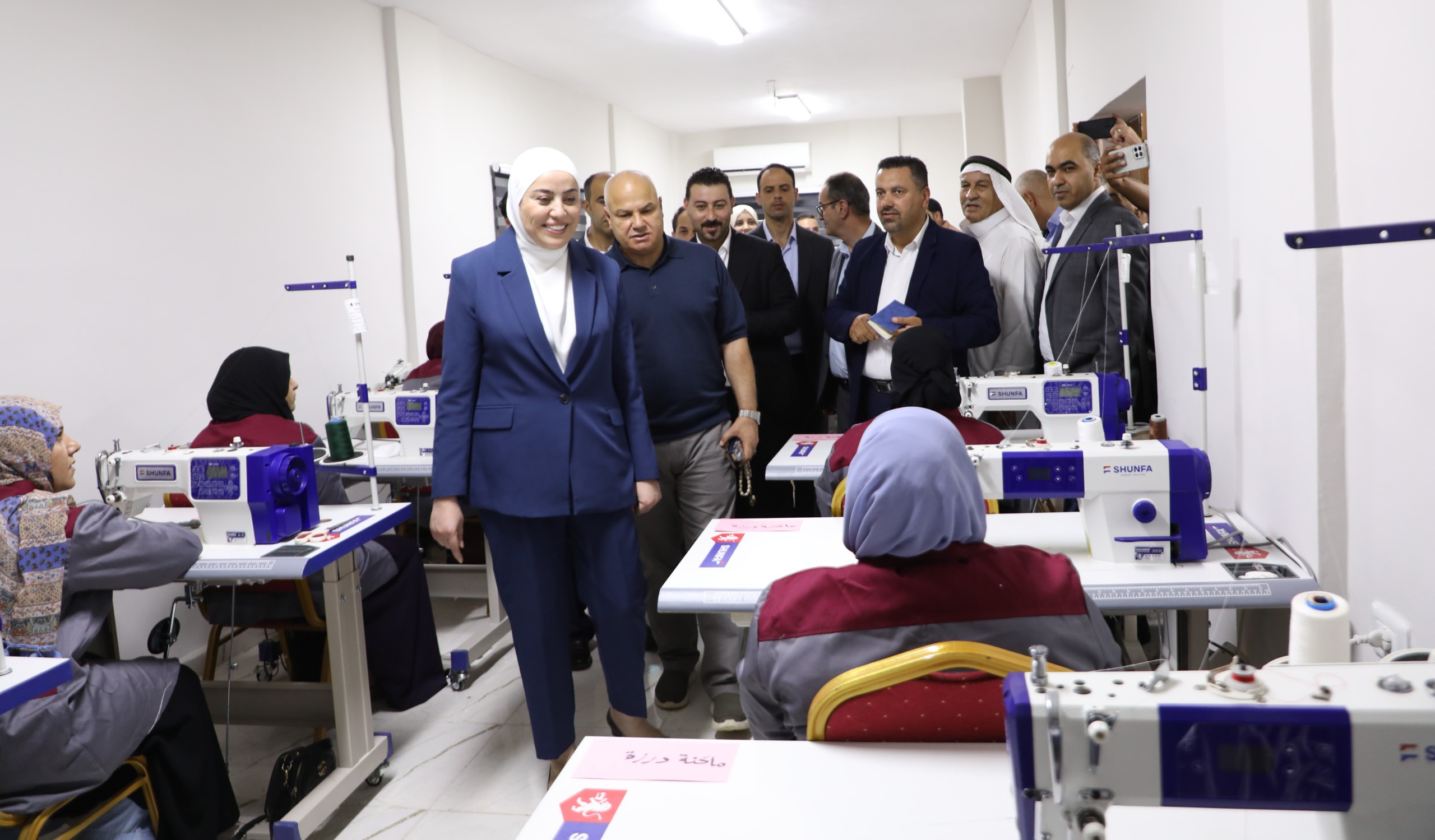 بني مصطفى تفتتح مشروع مشغل الخياطة التدريبي الإنتاجي لجمعية سيدات وادي الريان