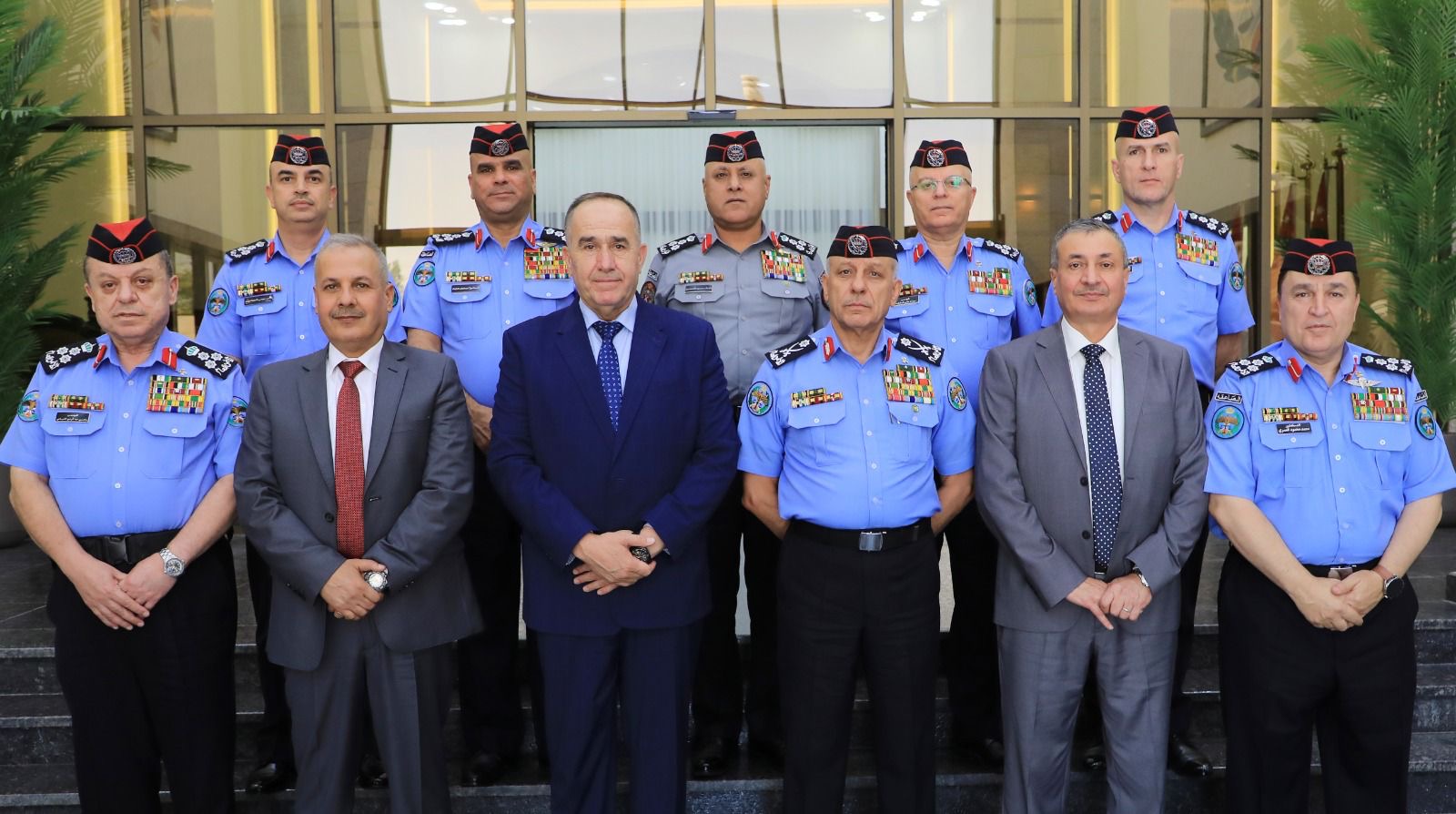 مدير الأمن العام يكرّم ألوية متقاعدين