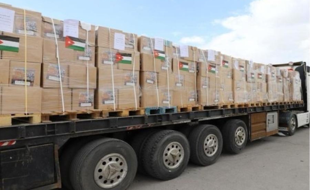 الطحين الأردني على أعتاب غزة بانتظار توزيعه على السكان