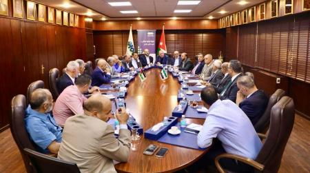 الحاج توفيق يدعو إلى تعاون زراعي بين الأردن وسوريا ولبنان