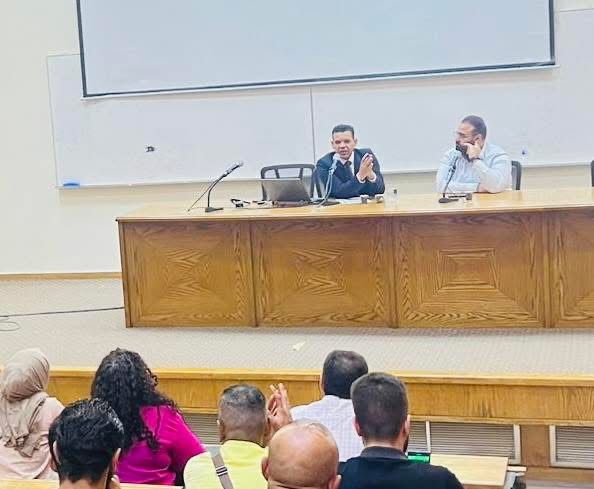 الدكتور الشخانبة يحاضر في جامعة دمشق حول تطبيق النظريات الحديثة في الإعلام