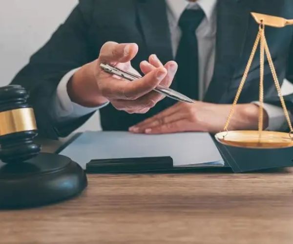 هل يجوز لمسؤولي التوثيق إطلاق مراكز أبحاث خاصة .. تساؤلات في الأفق 