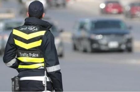 7 إصابات بتصادم 3 مركبات على جسر الأمير حسين