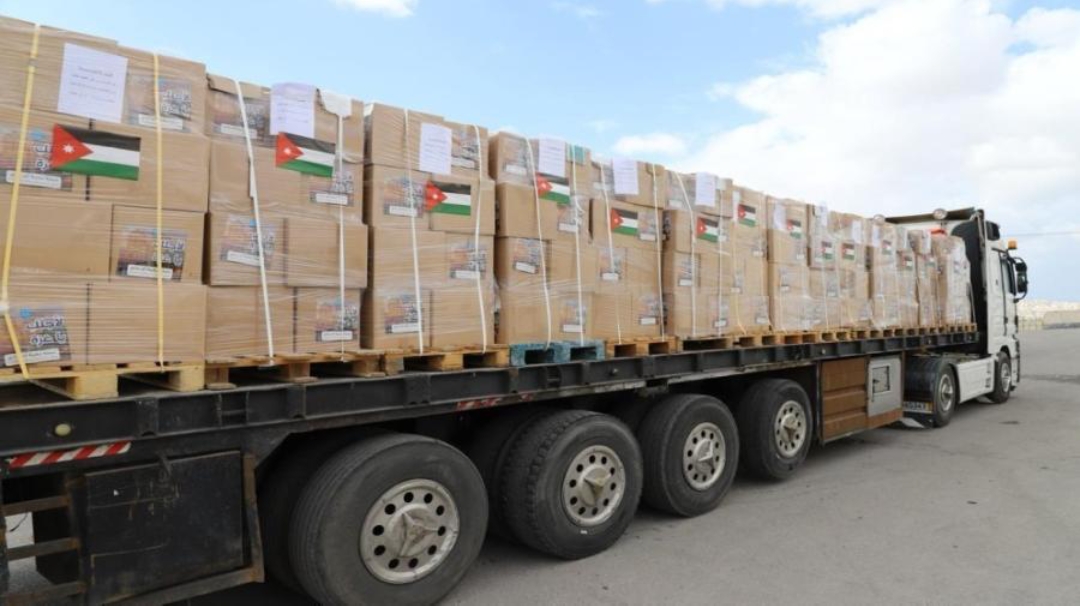 الحكومة: مستوطنون يواصلون اعتراض شاحنات المساعدات الأردنية المتجهة لغزة