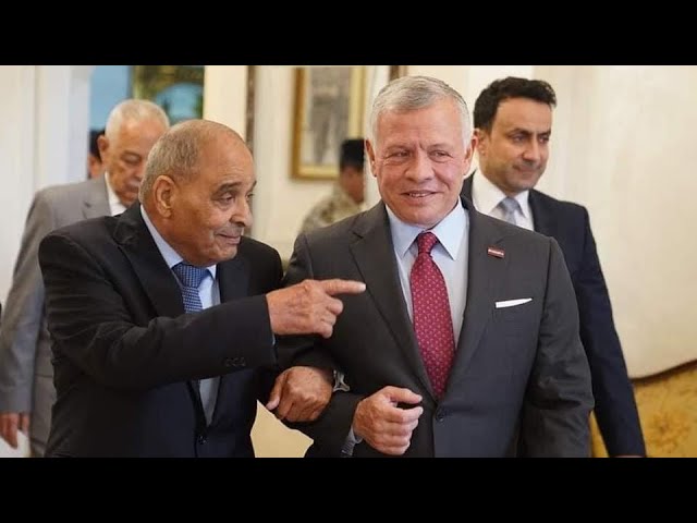 الملك يزور الخريشا ويطمئن على صحته
