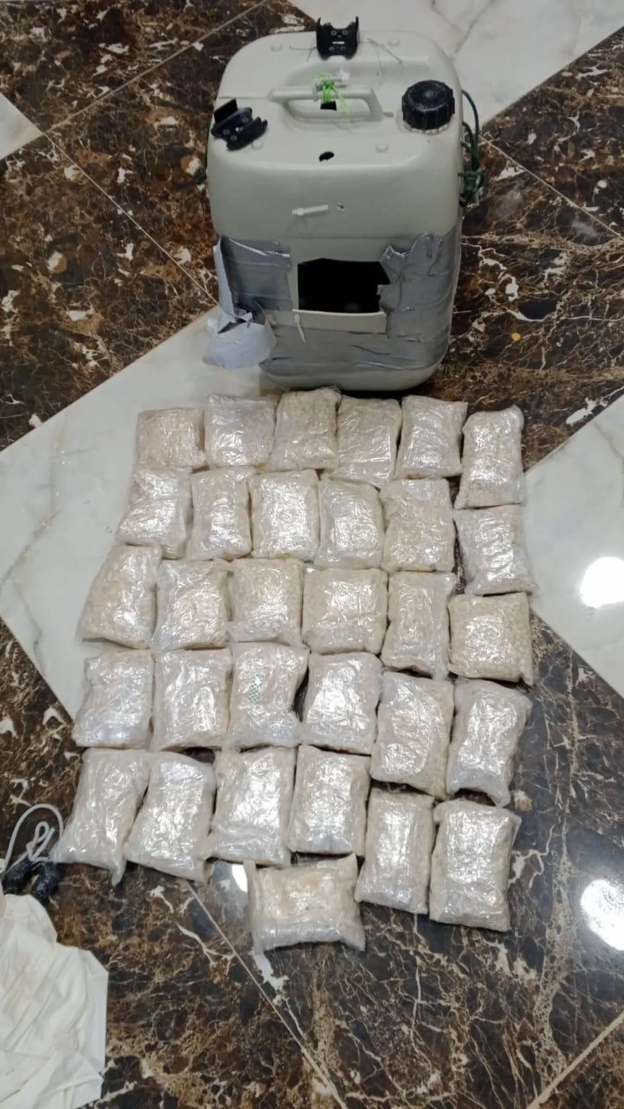 الجيش يحبط محاولة تهريب مخدرات بواسطة بالونات