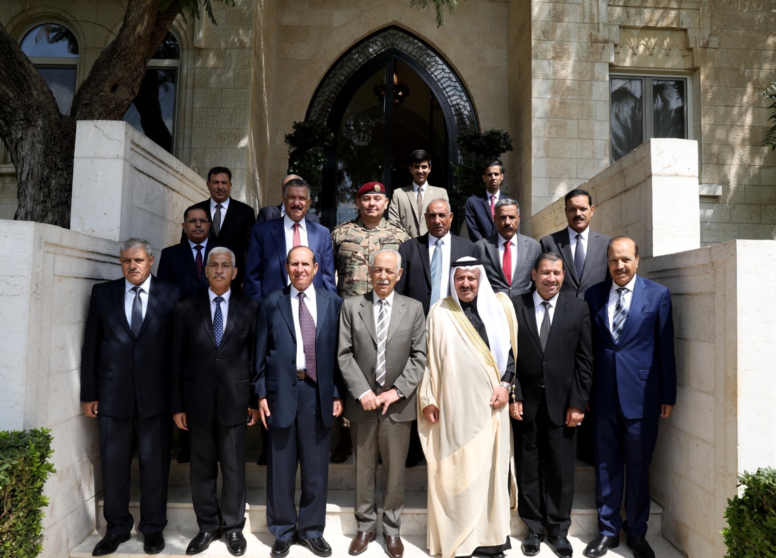 العيسوي: الملك وأبناء شعبه ونشامى الجيش والأمن والمتقاعدون العسكريون ركيزة صمود الوطن وحصنه المنيع