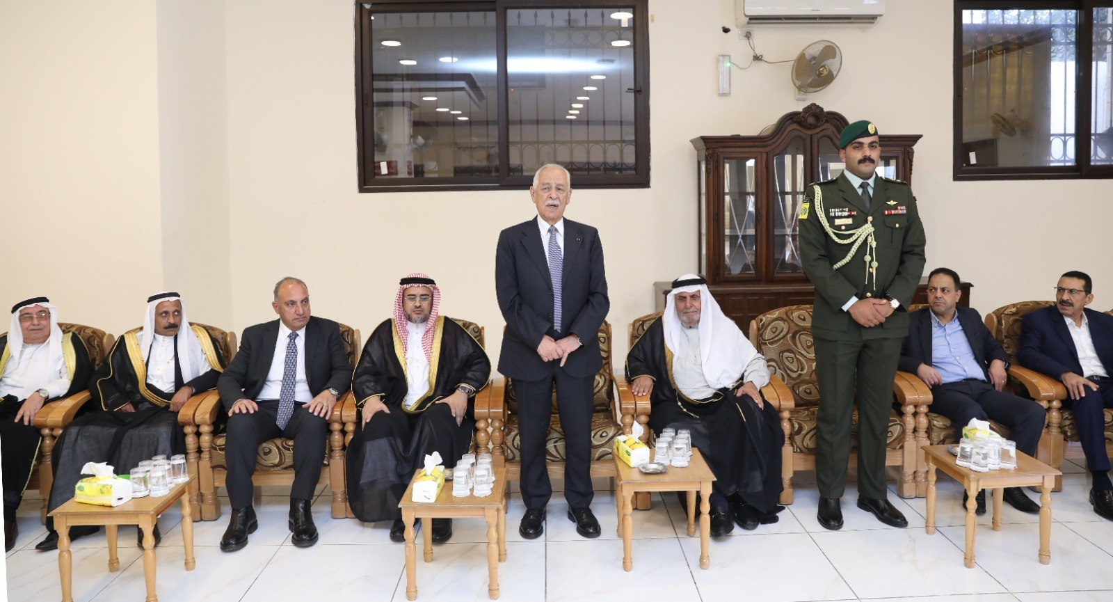 مندوبا عن الملك وولي العهد.. العيسوي يعزي الشواربة والطراونة والشوبكي وجنكات والشوابكة