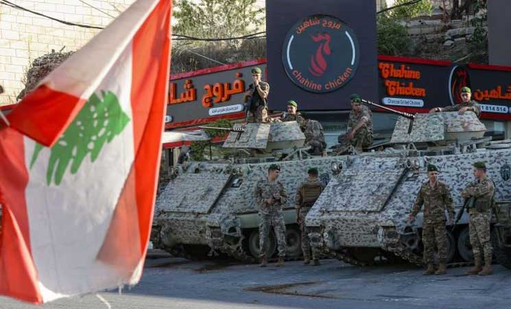 جيش لبنان يبدأ تسلم السلاح الفلسطيني من مخيمات صور