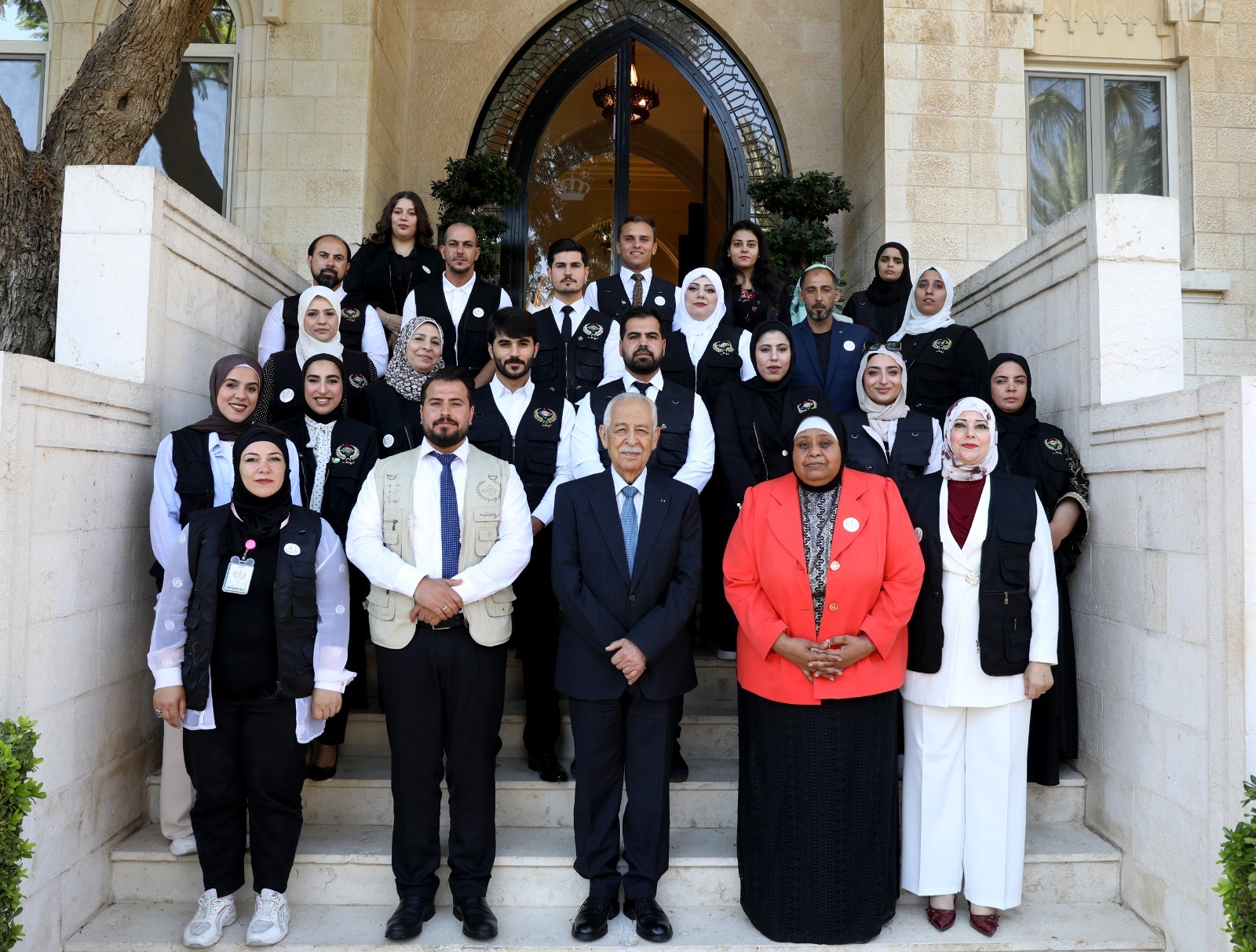 خلال لقائه فعاليات مجتمعية وتطوعية العيسوي: الأردن بقيادة الهاشميين ووفاء شعبه عصيّ على كل مؤامرة واستهداف