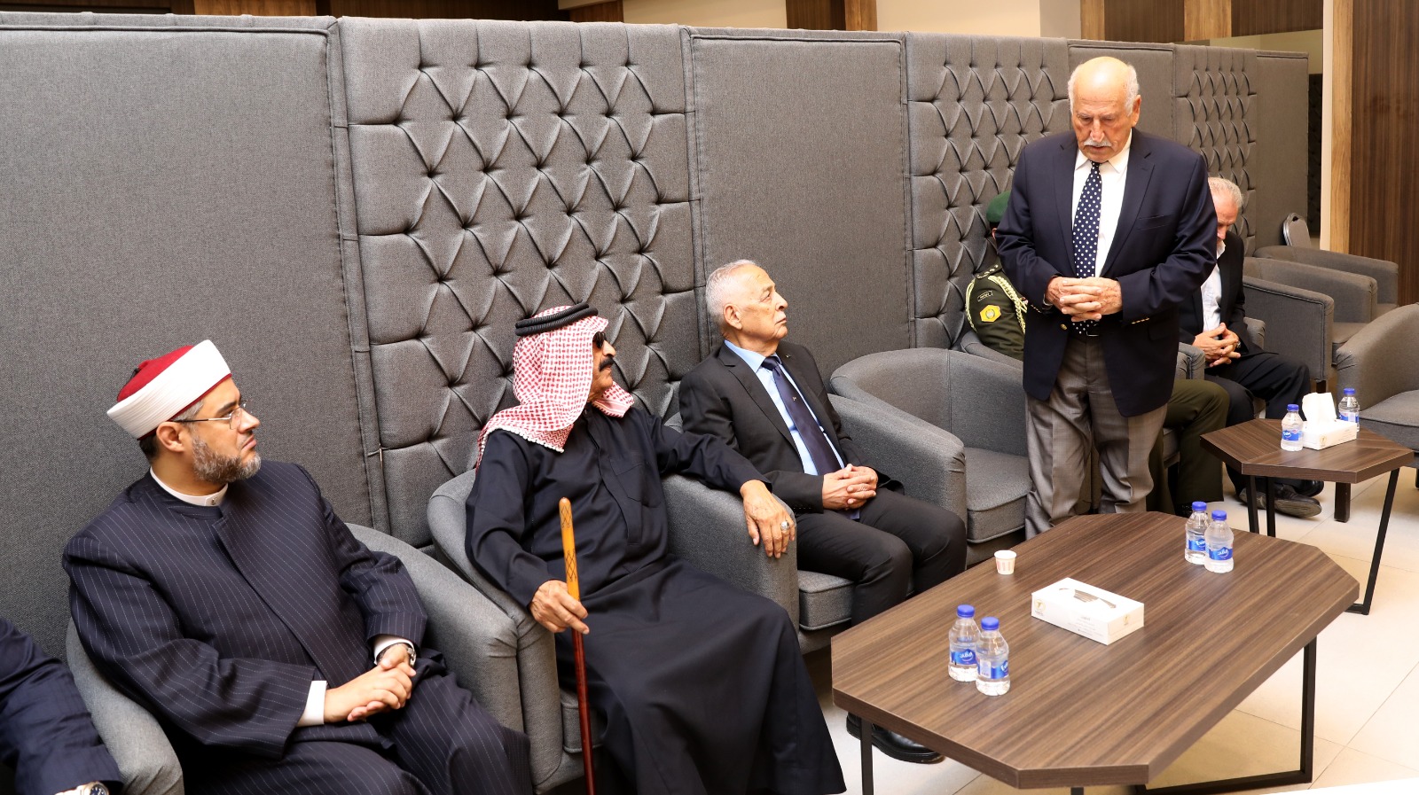 مندوبا عن الملك وولي العهد... العيسوي يعزي أبو ربيحة والكرادشة والمناصير
