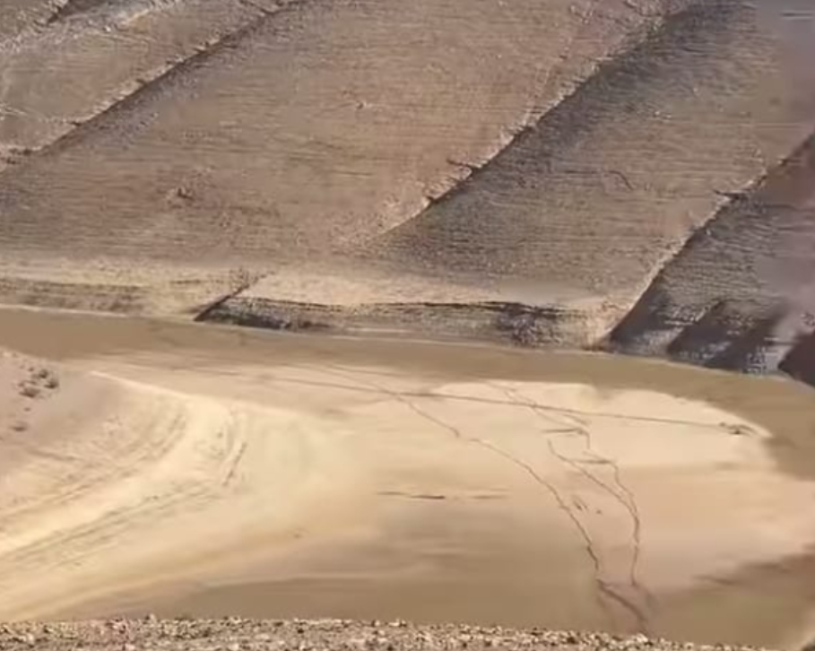 مادبا .. الجفاف يضرب سد الوالة