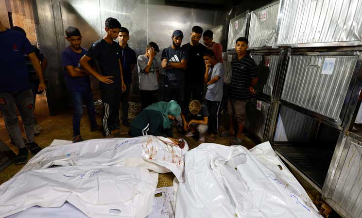 بينهم امرأة وجنينها.. إسرائيل تقتل 28 فلسطينيا في غزة منذ فجر الأربعاء