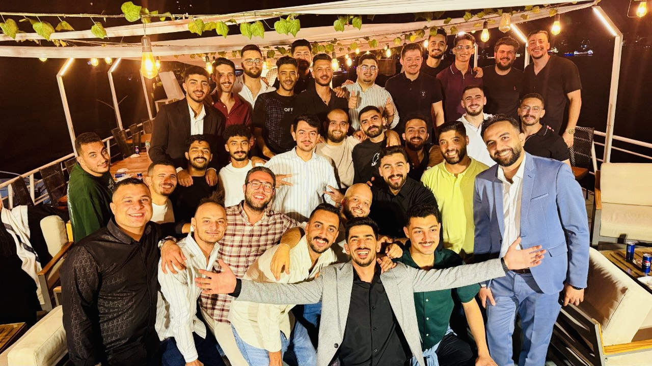 على ضفاف النيل .. أردنيون يحتفلون بإنجاز الدكتور قتيبة الغنانيم - صور