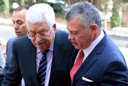 الملك يلتقي عباس ويبحثان آخر المستجدات في الأراضي الفلسطينية