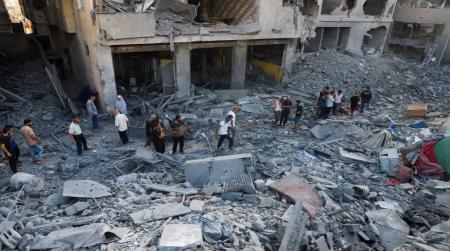 استشهاد 17 فلسطينيًا في غزة إثر قصف إسرائيلي متواصل