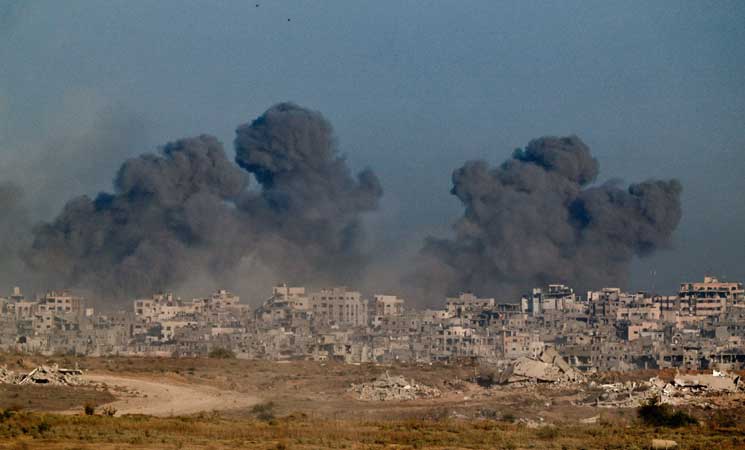 استشهاد 12 فلسطينيا بغارات إسرائيلية على قطاع غزة منذ فجر الأربعاء