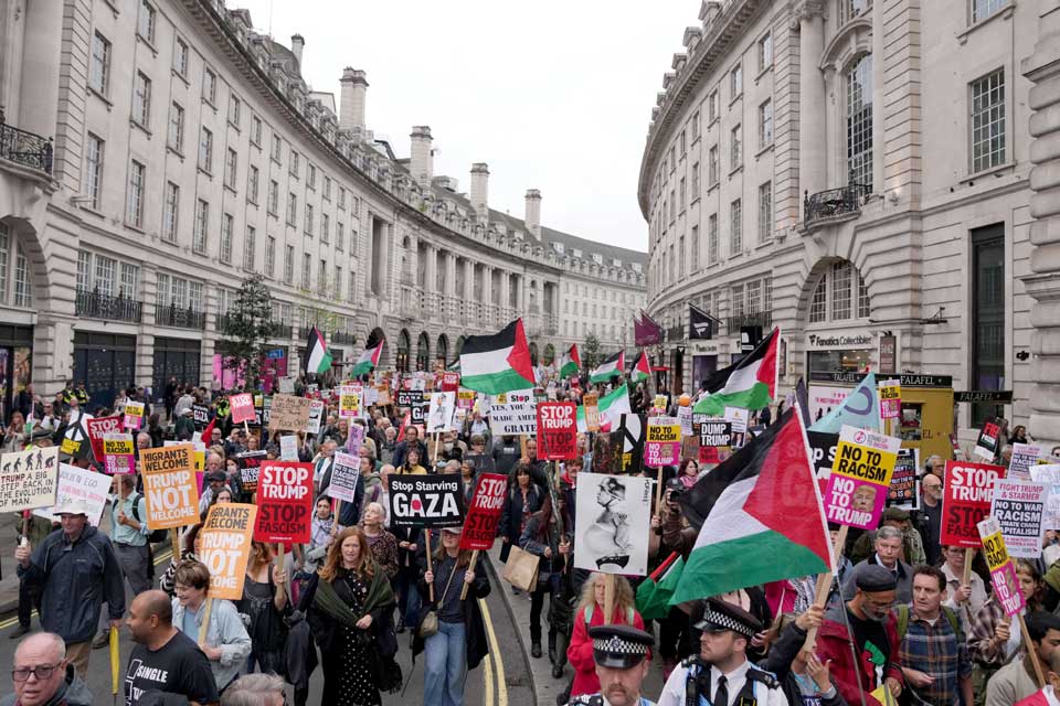 لندن.. مشاهير يدعون للتضامن مع فلسطين بمواجهة الإبادة الإسرائيلية