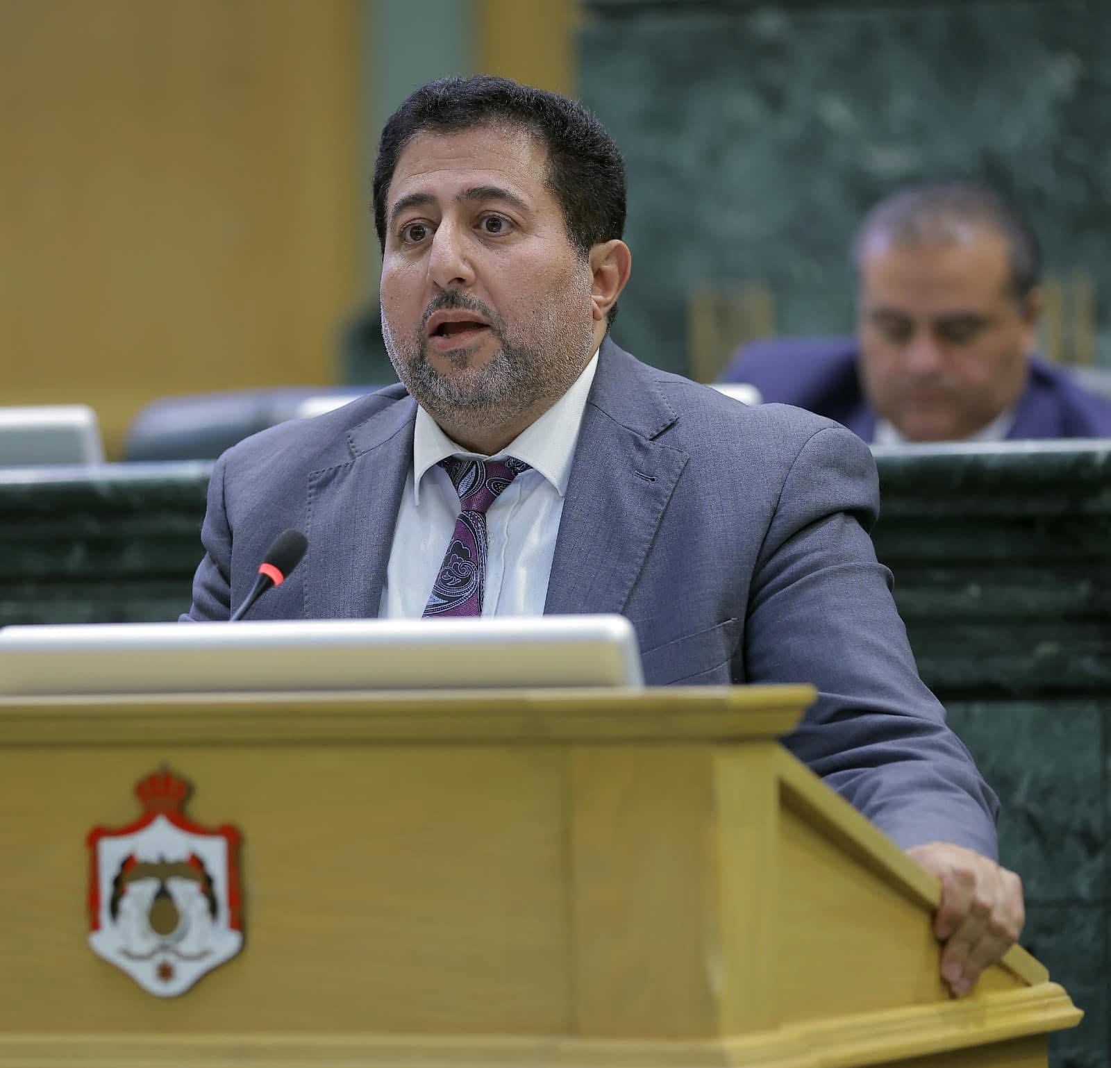 النائب الرقب يطالب الحكومة بإنصاف موظفي الصحة الحاصلين على مؤهلات عليا