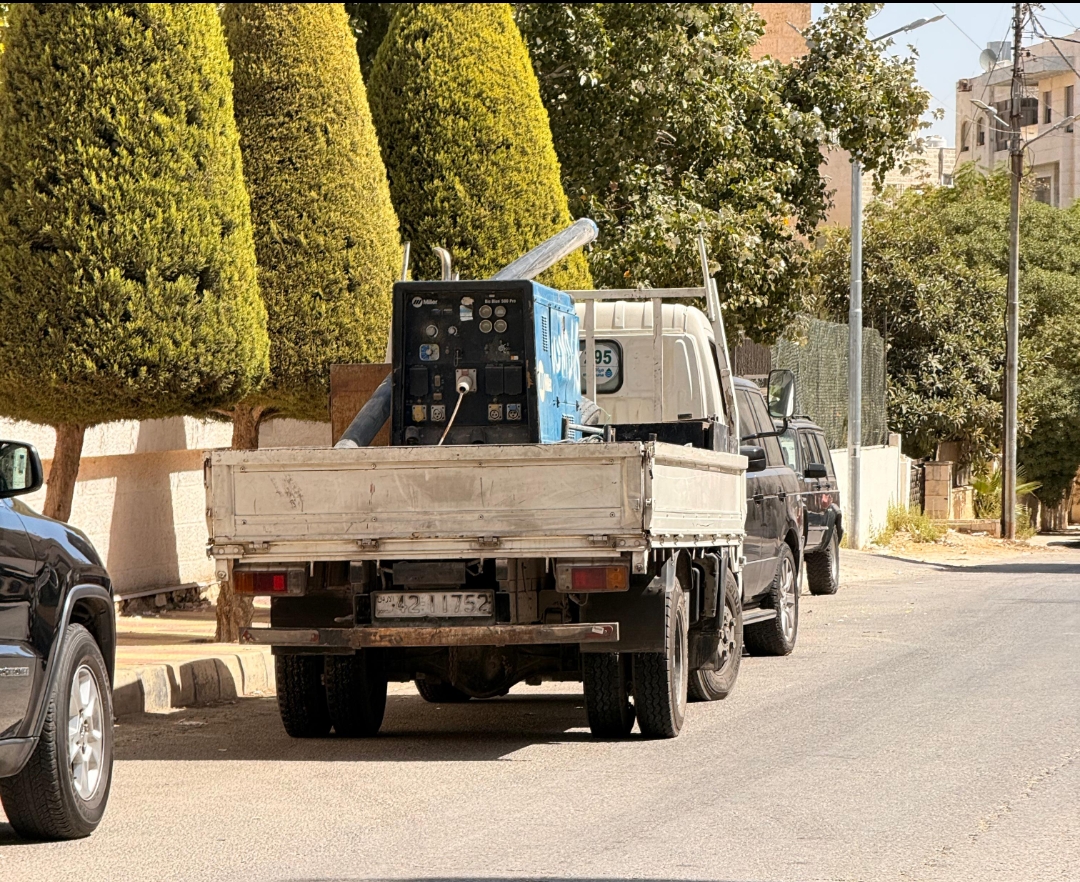 بتوجيه من وزير المياه والري… فرق الصيانة تبدأ فورآ بمعالجة الخلل في الصويفية