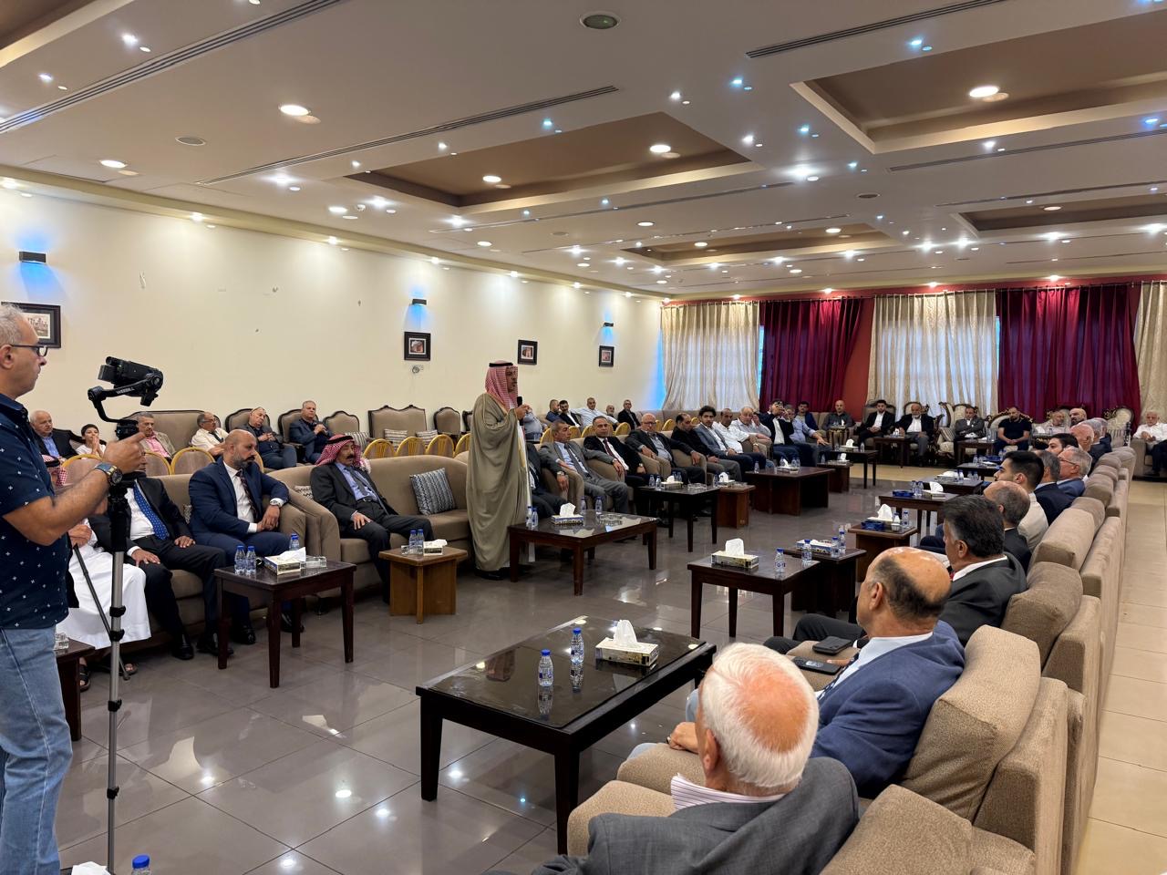 آل أبو خضرة والحمّـاد بني صخر نسايب