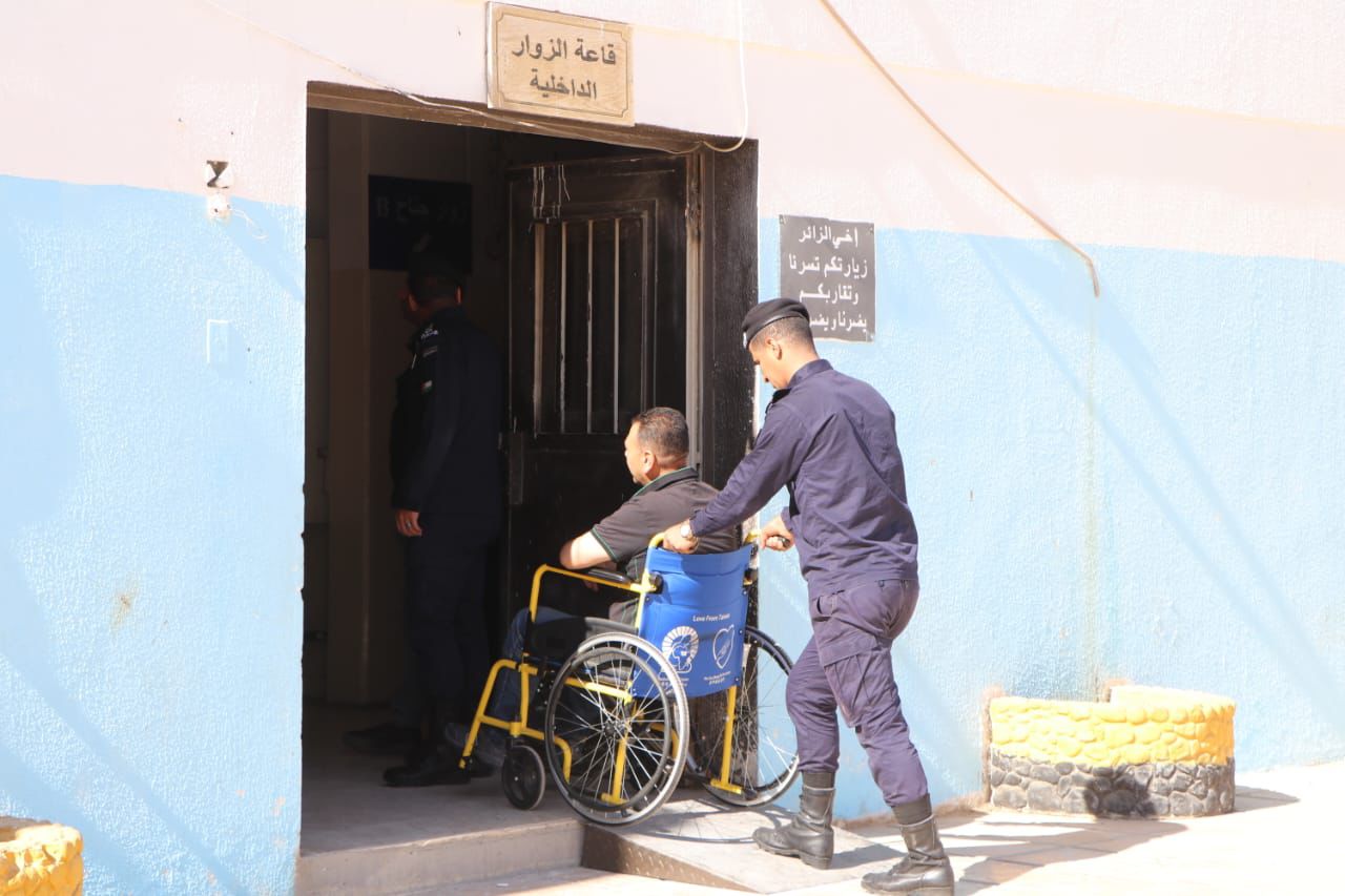 إدارة مراكز الإصلاح تهيئ عدداً من مبانيها لخدمة النزلاء من ذوي الإعاقة ضمن خطة لتعميمها على كافة مراكز الإصلاح والتأهيل 