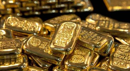 الذهب يقفز لمستوى قياسي جديد وسط التوترات التجارية وتراجع الدولار