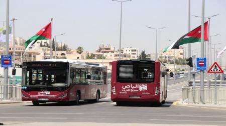 15 حافلة كهربائية جديدة تبدأ جولاتها ضمن منظومة النقل العام