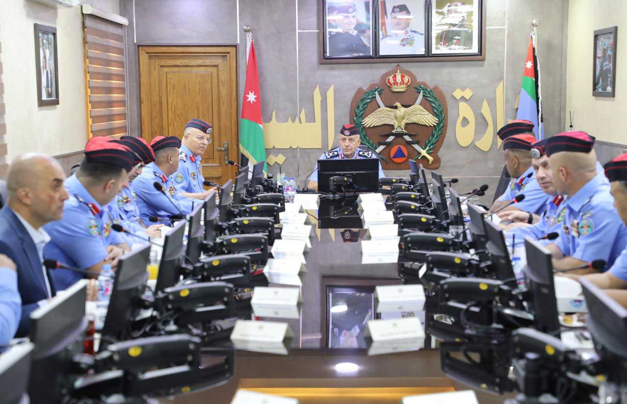 المعايطة يلتقي مديري الإدارات المرورية في إدارة السير ويشيد بانخفاض الحوادث- (صور)