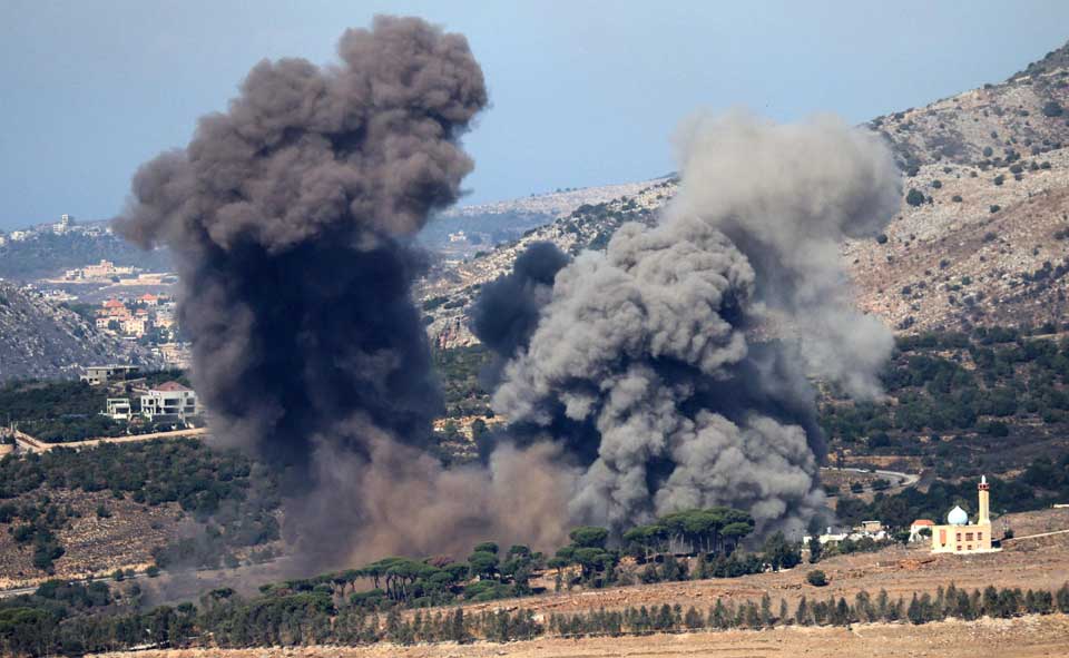 لأول مرة.. الرئيس اللبناني يأمر الجيش بمواجهة التوغلات الإسرائيلية وسط غارات على الجنوب