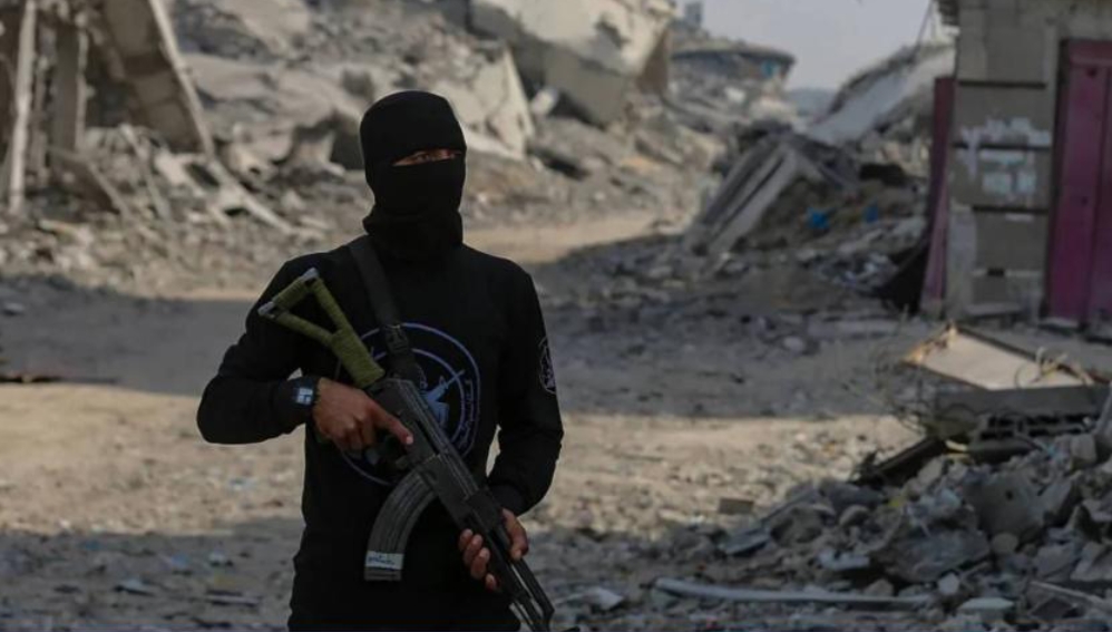 غارات عنيفة على غزة وحماس مستعدة لنزع سلاحها الثقيل