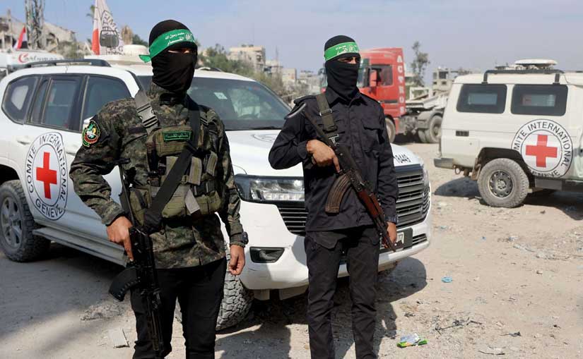 جيش الاحتلال يعلن التعرف على جثث 3 عسكريين تسلمها من 