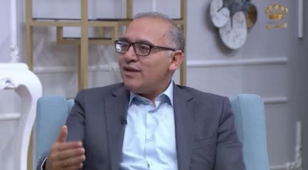 البواريد يزيد الطين بلّة .. وناشطون يطالبون التلفزيون بالكشف عن معايير اختيار المذيعين