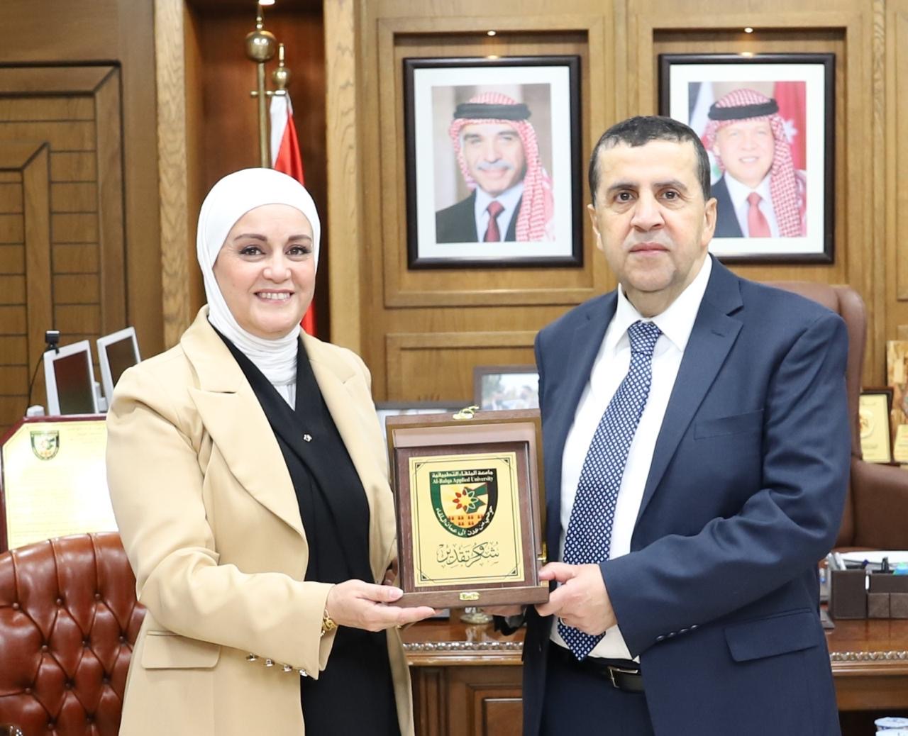 بحث سبل التعاون بين جامعة البلقاء التطبيقية وشركة  بيرسون العالمية