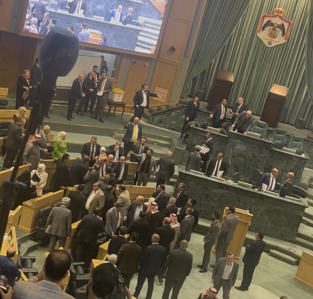 رئيس النواب يرفع الجلسة بعد خلافات على اختيار اللجنة القانونية