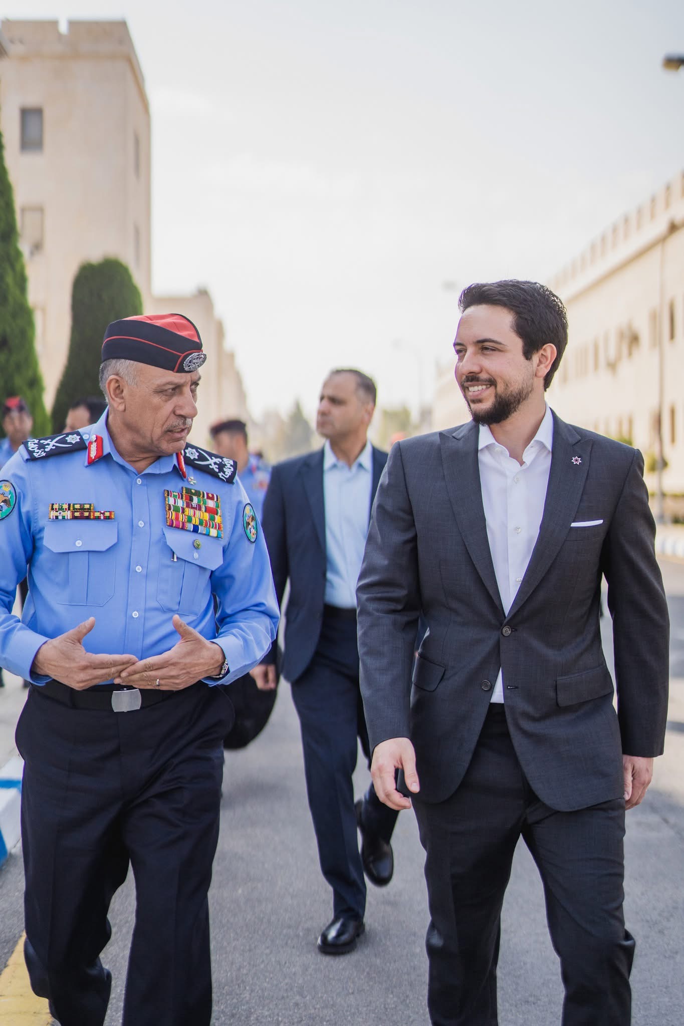 ولي العهد يزور مديرية الأمن العام ويشيد بجهود منتسبيها وتطورها التقني