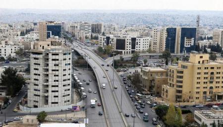 الأحد .. زخات مطرية خفيفة وطقس مائل للبرودة