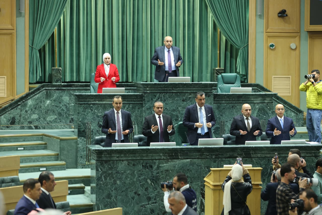 القاضي: يد الغد الآثمة طالت وصفي التل وهو ثابت المبدأ.. والنواب يقرأون الفاتحة على روحه