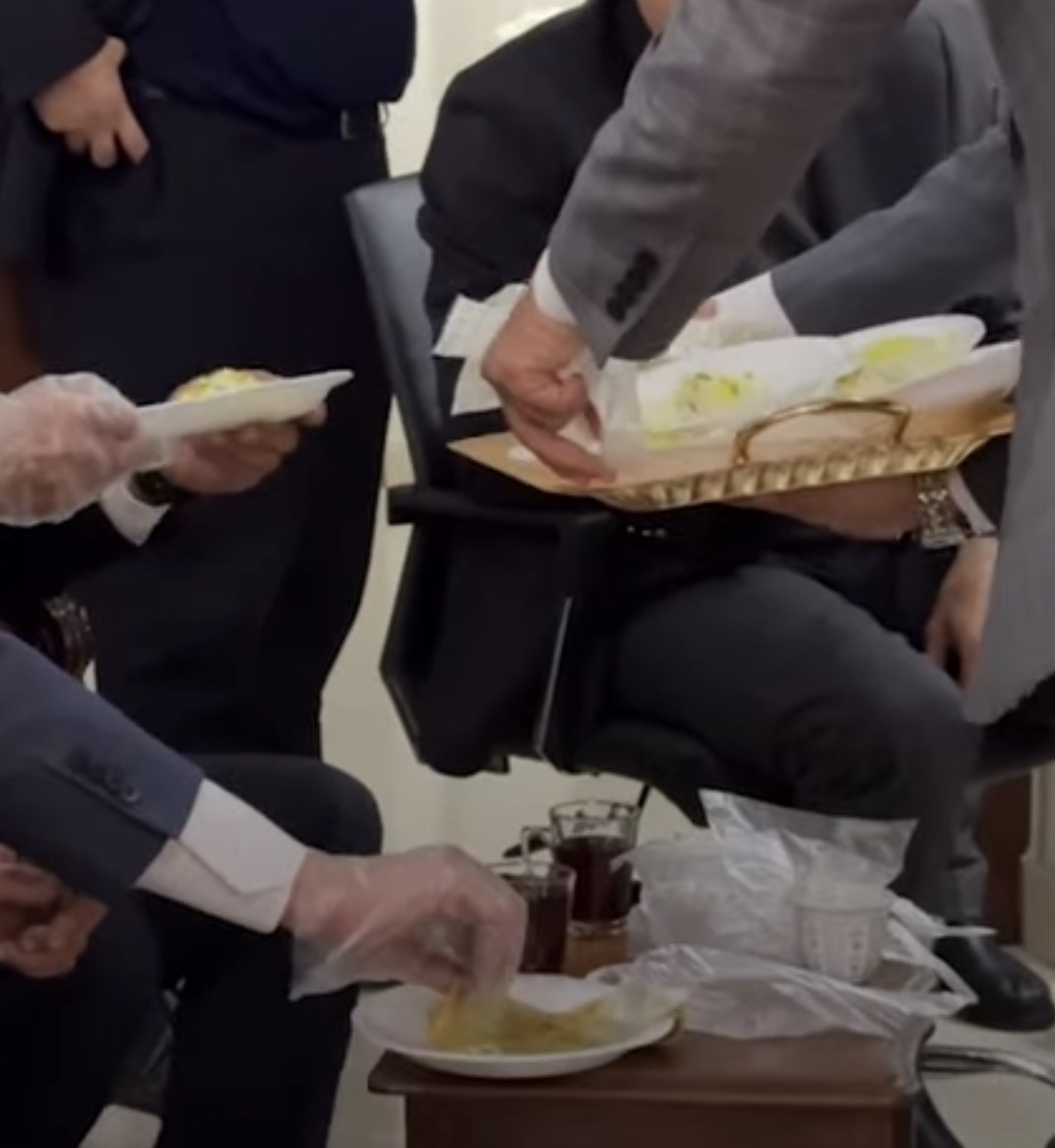 اللزاقيات تتصدّر أجواء النواب بعد مباراة المنتخب الأردني أمام الكويت