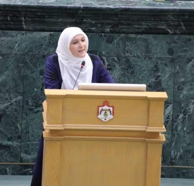 حادث سير يطال النائب لبنى النمور وحالتها مستقرة