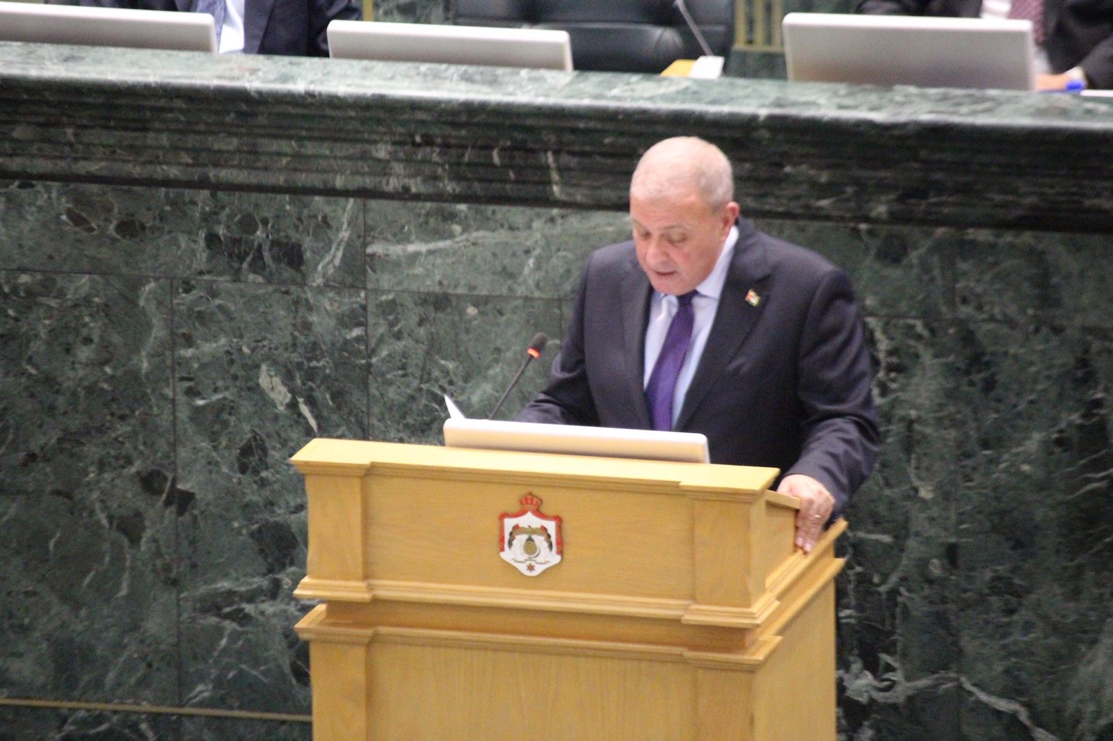 نائب يطالب بإعادة 50 ديناراً شهرياً لذوي الدخل المتدني (تفاصيل)