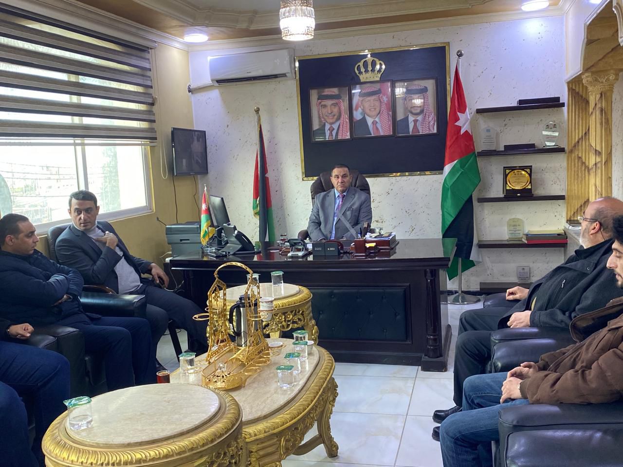 محافظ الزرقاء يطلع على واقع الخدمات في قضاء الظليل خلال زيارة ميدانية