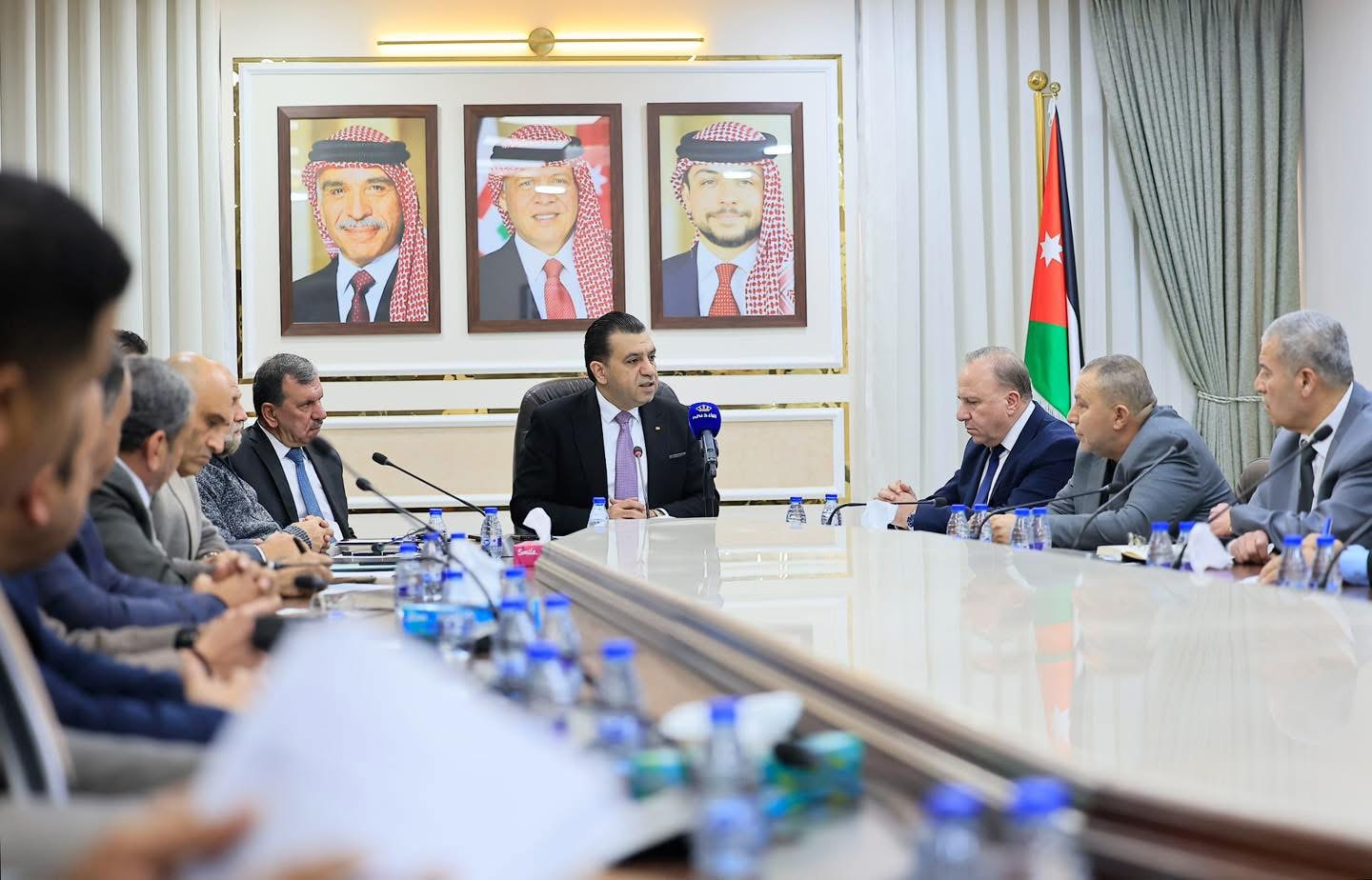 بيان مشترك صادر عن لجنة فلسطين النيابية ودائرة الشؤون الفلسطينية ولجان خدمات المخيمات 