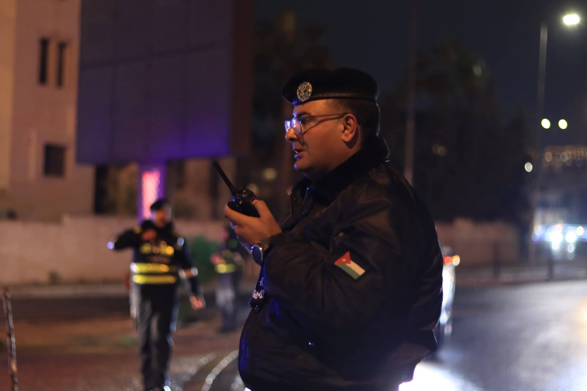 الأمن العام : وفاة وإصابتان بانفجار جسم متفجّر قديم عثر عليه أشخاص في أثناء جمع الخردة بمنطقة الظليل في الزرقاء 